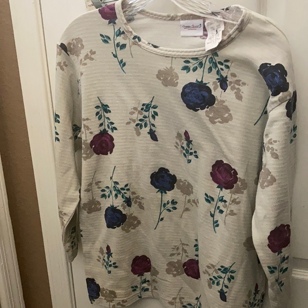 FINAL MARKDOWN Bobbie brooks long sleeved tee small